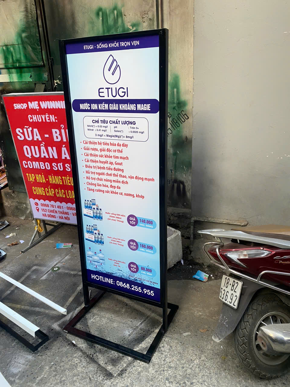 Standee Khung Sắt Ngoài Trời